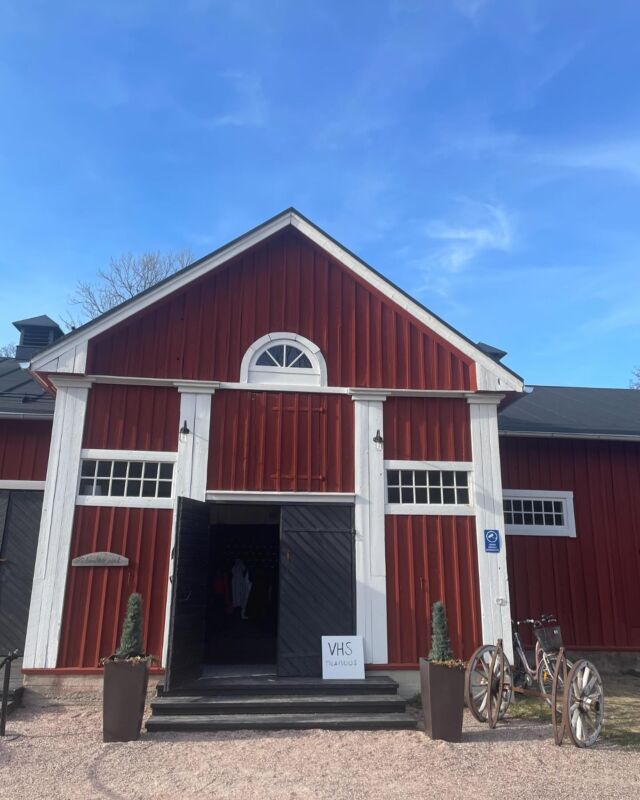 VHS:n jäsenet! Tervetuloa seuran vuosikokoukseen ja kauden parhaiden palkitsemistilaisuuteen tiistaina 21.5. klo 18 Håkansbölen kartanon juhlatilaan!☀️

Osallistu seuran tärkeimpään päätöksiä tekevään kokoukseen. Sääntömääräisen vuosikokouksen jälkeen kakkukahvit ja kauden parhaiden palkitseminen. ☕️🎂Luvassa myös Rexin erikoispalkinnot – ja  Jasmin urheiluvaatteita!

Ilmoittauduthan ystävällisesti MyClubissa.

Vuosikokouksen ajaksi lapsille on järjestetty ulkona liikunnallista ohjelmaa.
@kahvilaravintolahakans @rexskiwax @kalle.sport @salomonsuomi @grk.fi @nordicteamwear.sport @vantaan_energia @vantaankaupunki @vantaaliikuntaa
